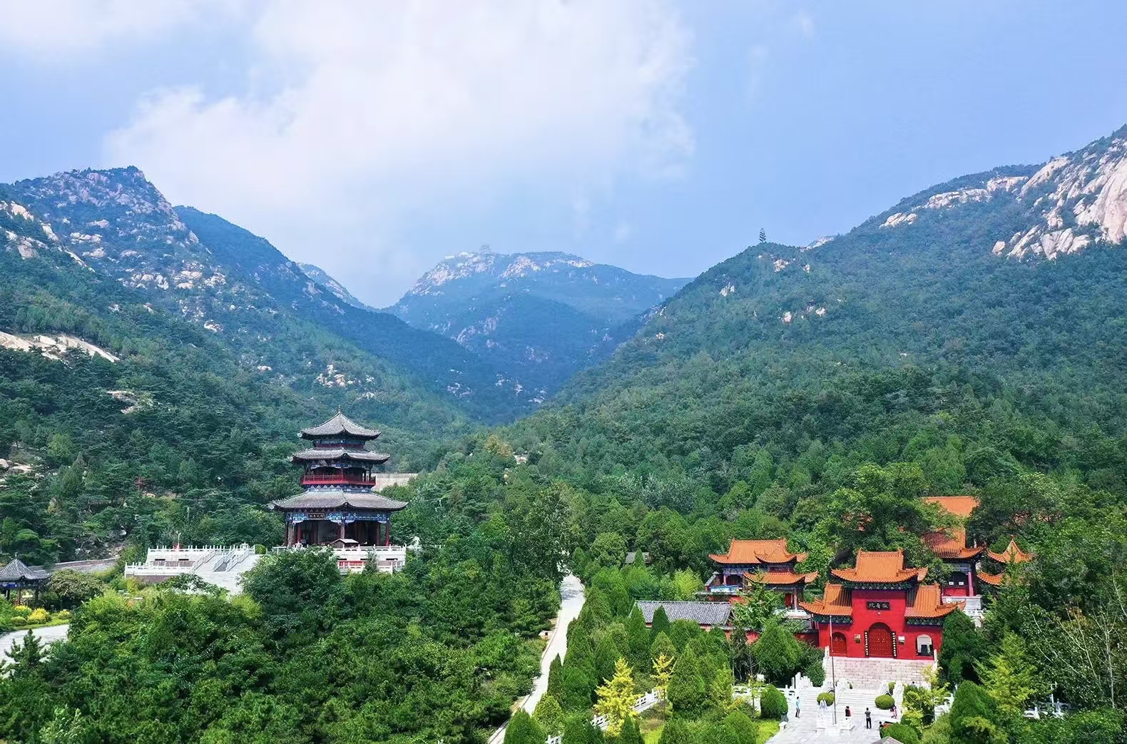 山海寻梦不觉远 强国建设阔步行 ——写在第16个“5·19中国旅游日”到来之际