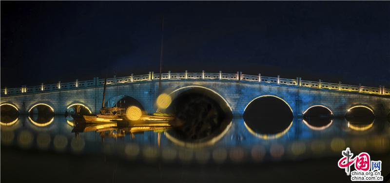 船桨荡漾水乡文脉 灯影演绎周庄夜色(图14)